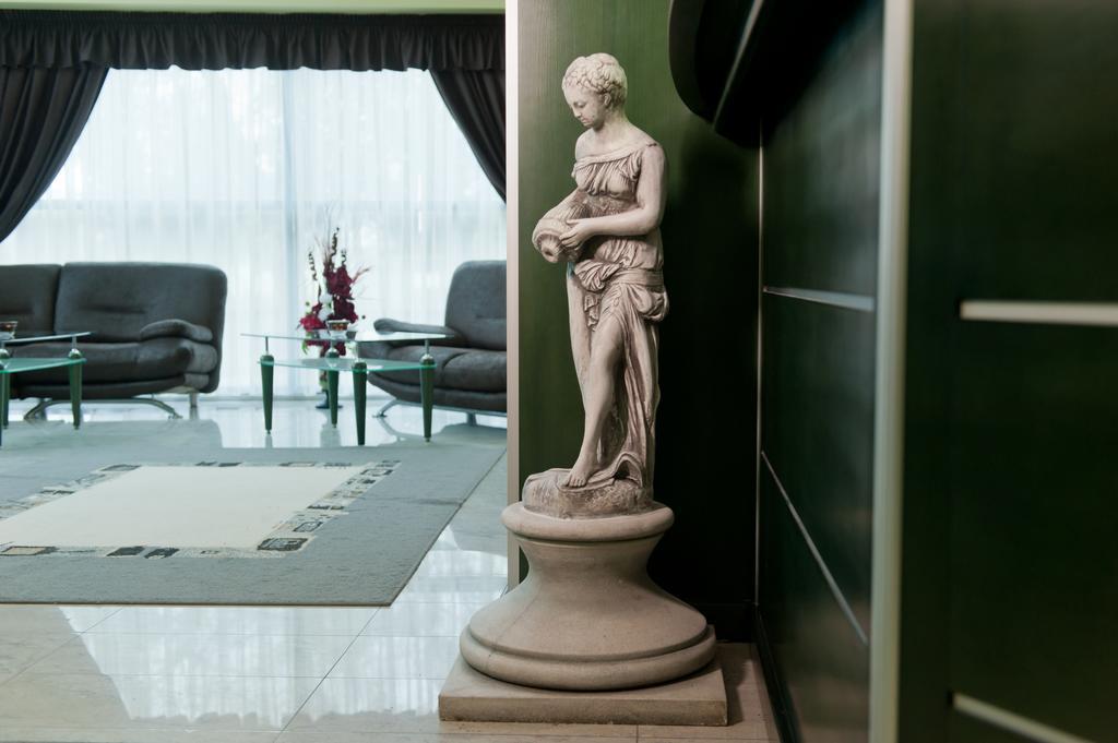Hotel Astrea Хисаря Экстерьер фото