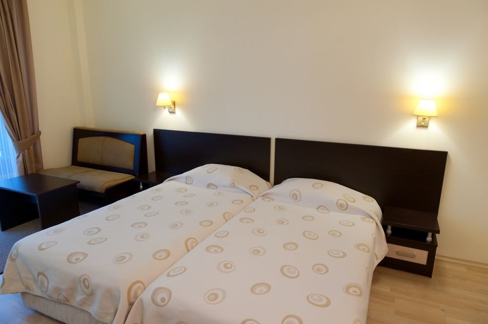 Hotel Astrea Хисаря Экстерьер фото